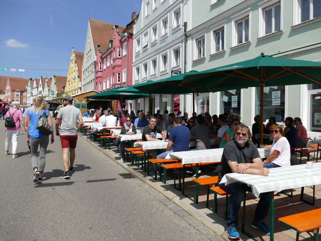 Am Mittwoch wurde das 22. Reichsstraßenfest von Oberbürgermeister Armin Neudert eröffnet. 