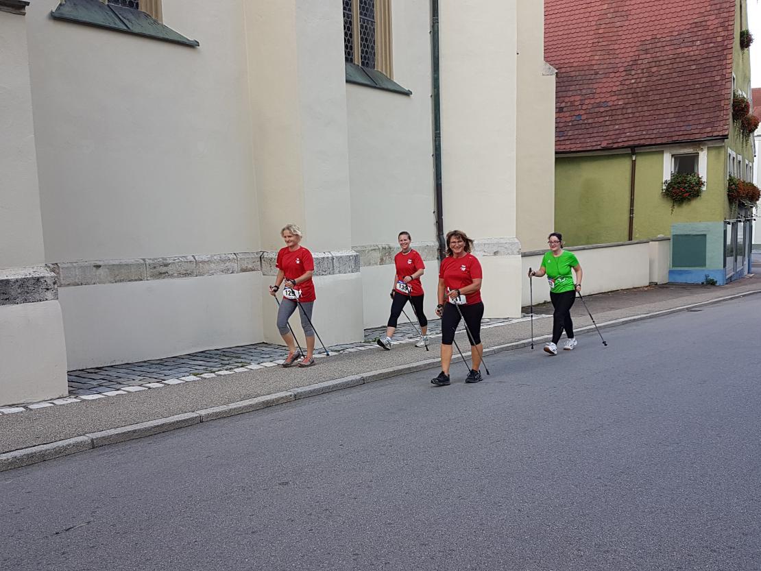 Die Freiwillige Feuerwehr Oettingen, der Lauftreff des TSV Oettingen und die Stadt Oettingen luden zu einem Tag voller Action und Unterhaltung ein.