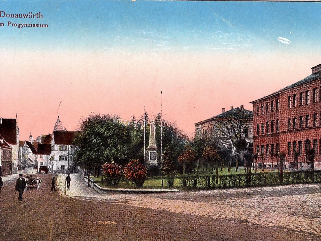 Das Progymnasium in der Kapellstraße (Karte von 1905) war der Vorgänger des heutigen Gymnasiums. Das Gebäude wurde