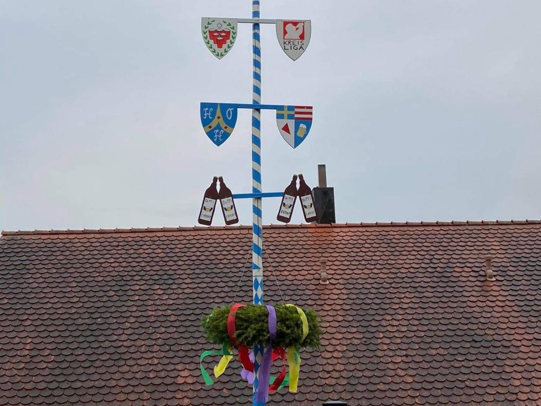 Der Maibaum in Hainsfarth