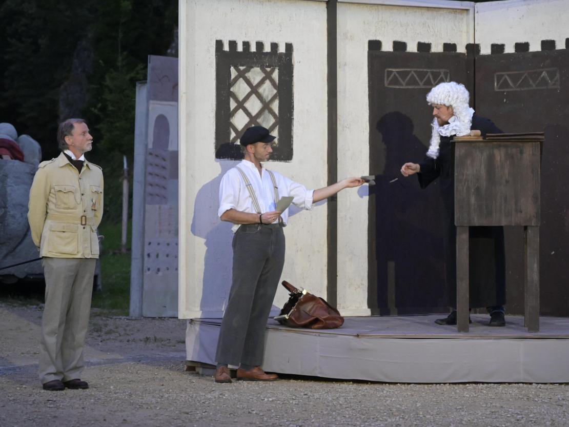 Der Theaterverein Donauwörth e.V. spielt "Um 80 Tagen um die Welt" auf der Freilichtbühne am Mangoldfelsen. 