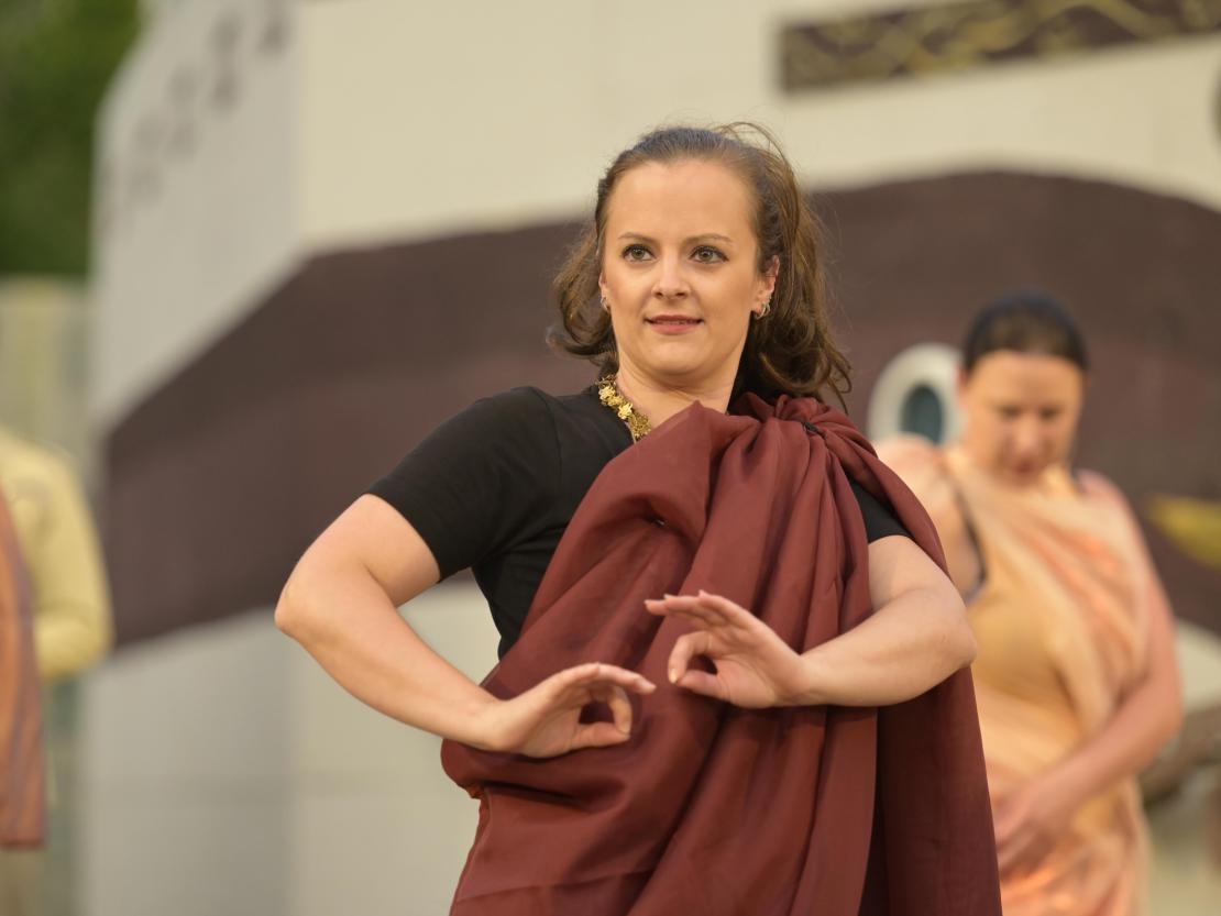 Der Theaterverein Donauwörth e.V. spielt "In 80 Tagen um die Welt" auf der Freilichtbühne am Mangoldfelsen. 