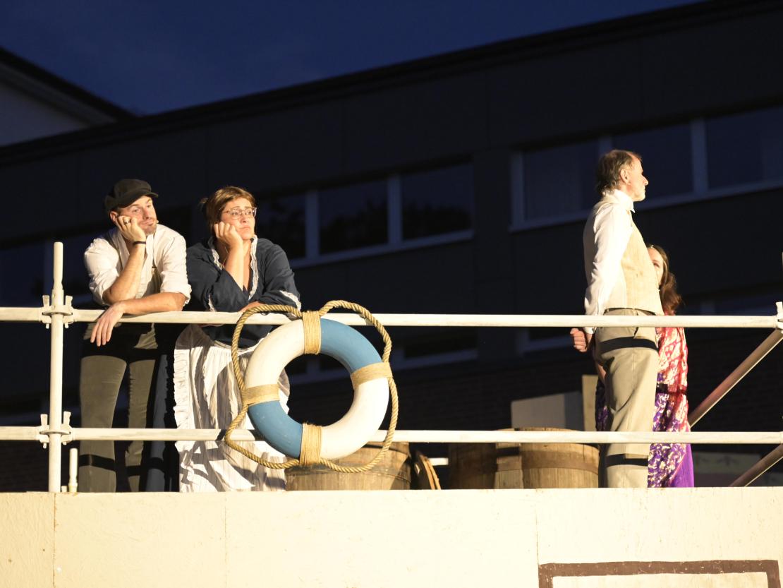 Der Theaterverein Donauwörth e.V. spielt "Um 80 Tagen um die Welt" auf der Freilichtbühne am Mangoldfelsen. 