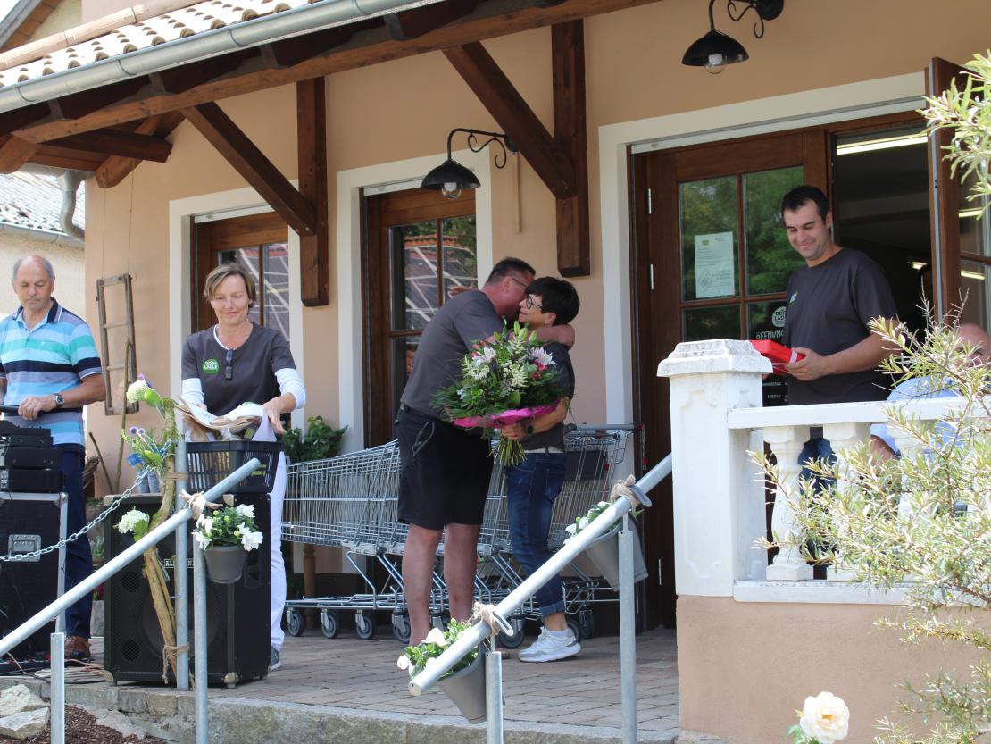 Das Bild zeigt den Dorfladen Ebermergen.