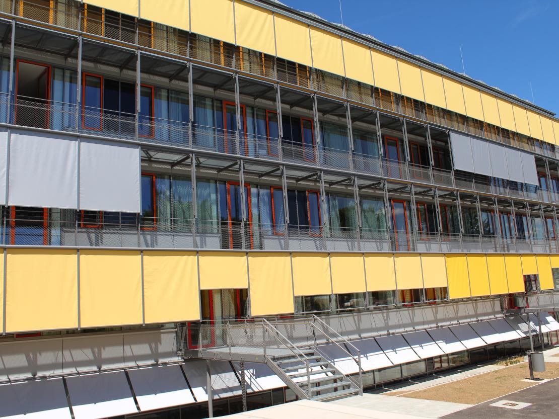 Das Bild zeigt den Festakt anlässlich der Einweihung des THG in Nördlingen. 