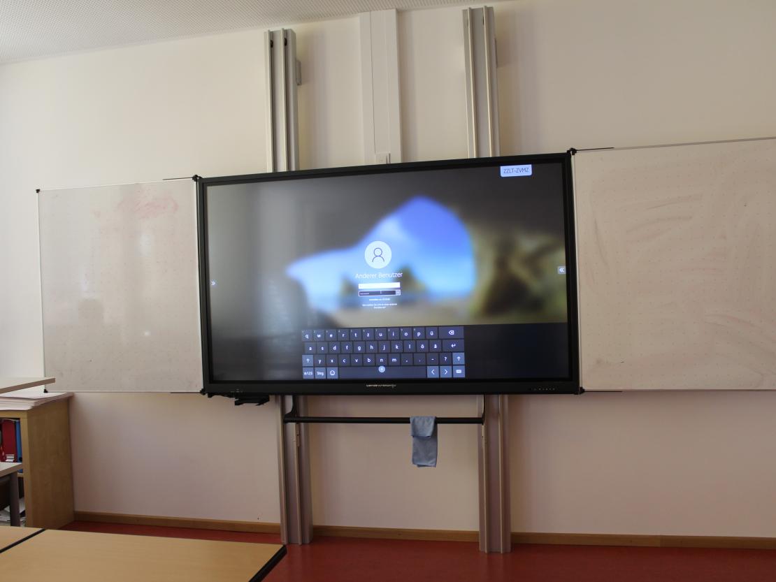 Das Bild zeigt den Festakt anlässlich der Einweihung des THG in Nördlingen. 