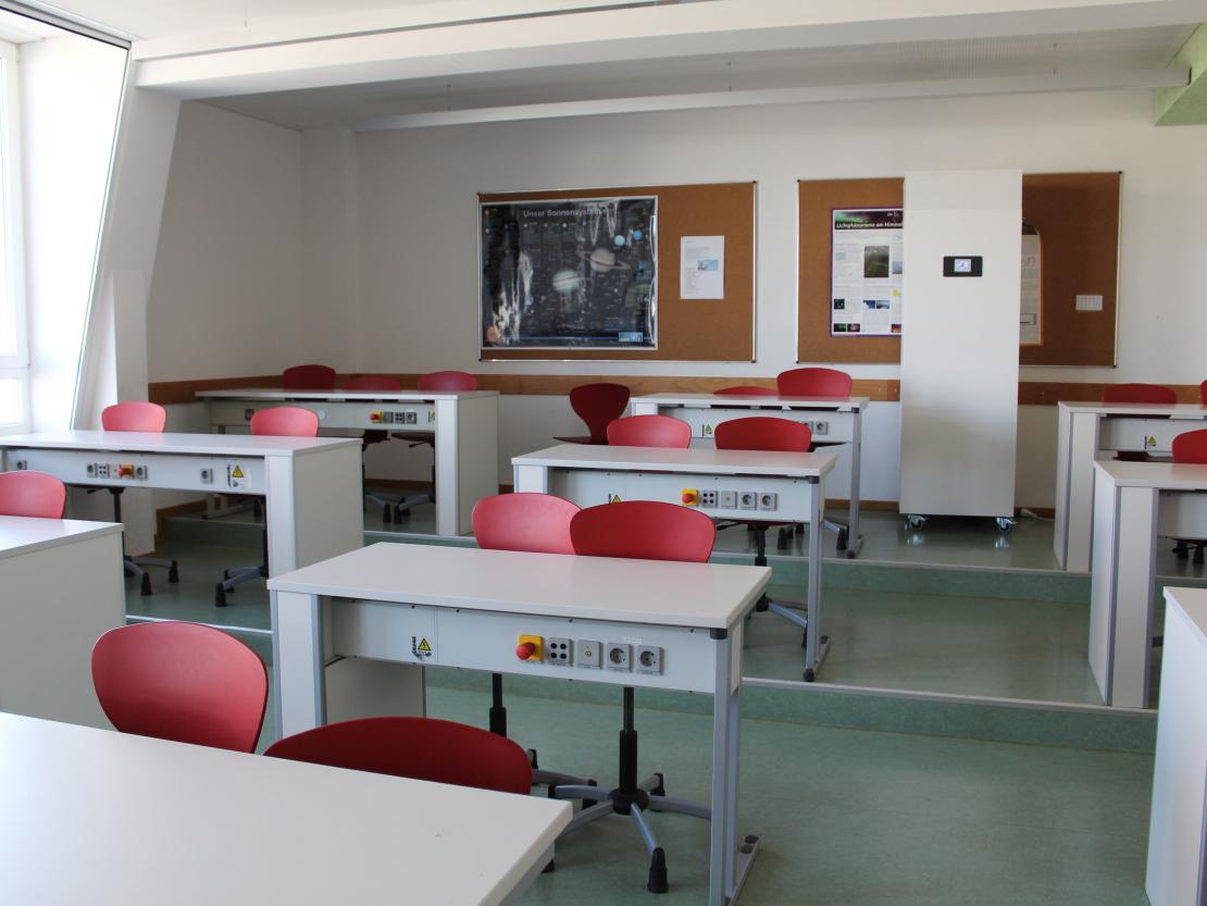 Das Bild zeigt den Festakt anlässlich der Einweihung des THG in Nördlingen. 