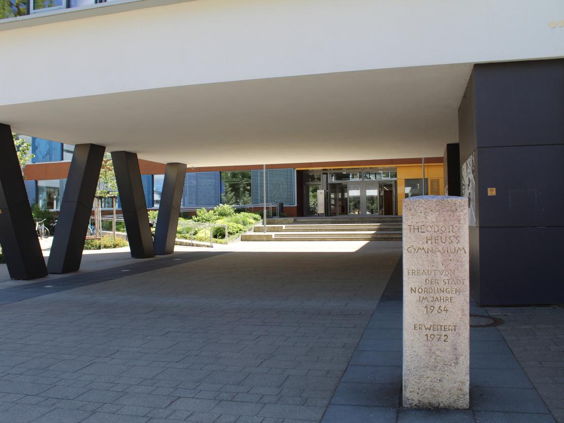 Das Bild zeigt den Festakt anlässlich der Einweihung des THG in Nördlingen. 