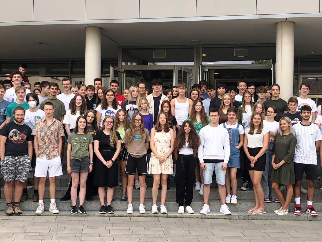 Das Bild zeigt die Teilnehmer*innen am Sozialpraktikum 2022.