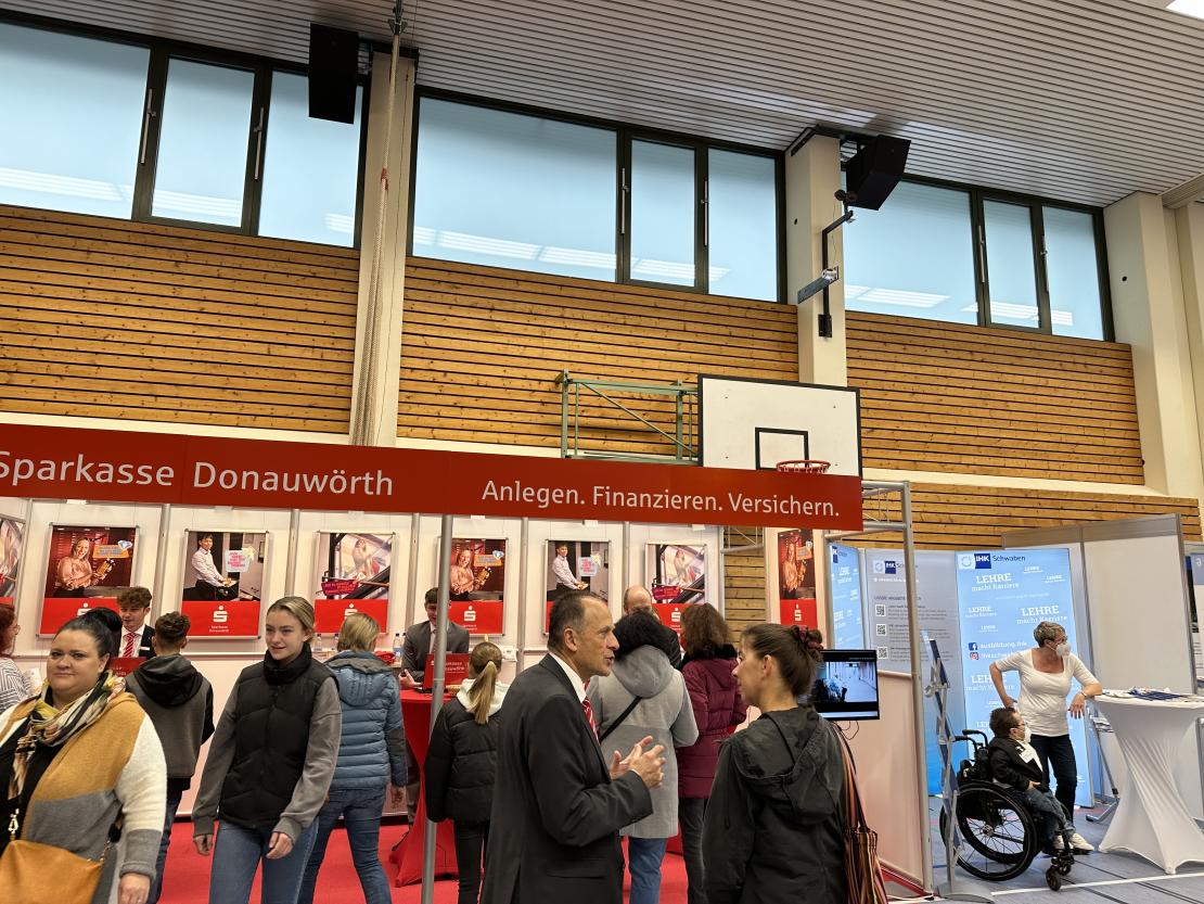 DAs Bild zeigt den Berufswegekompass Harburg 2022