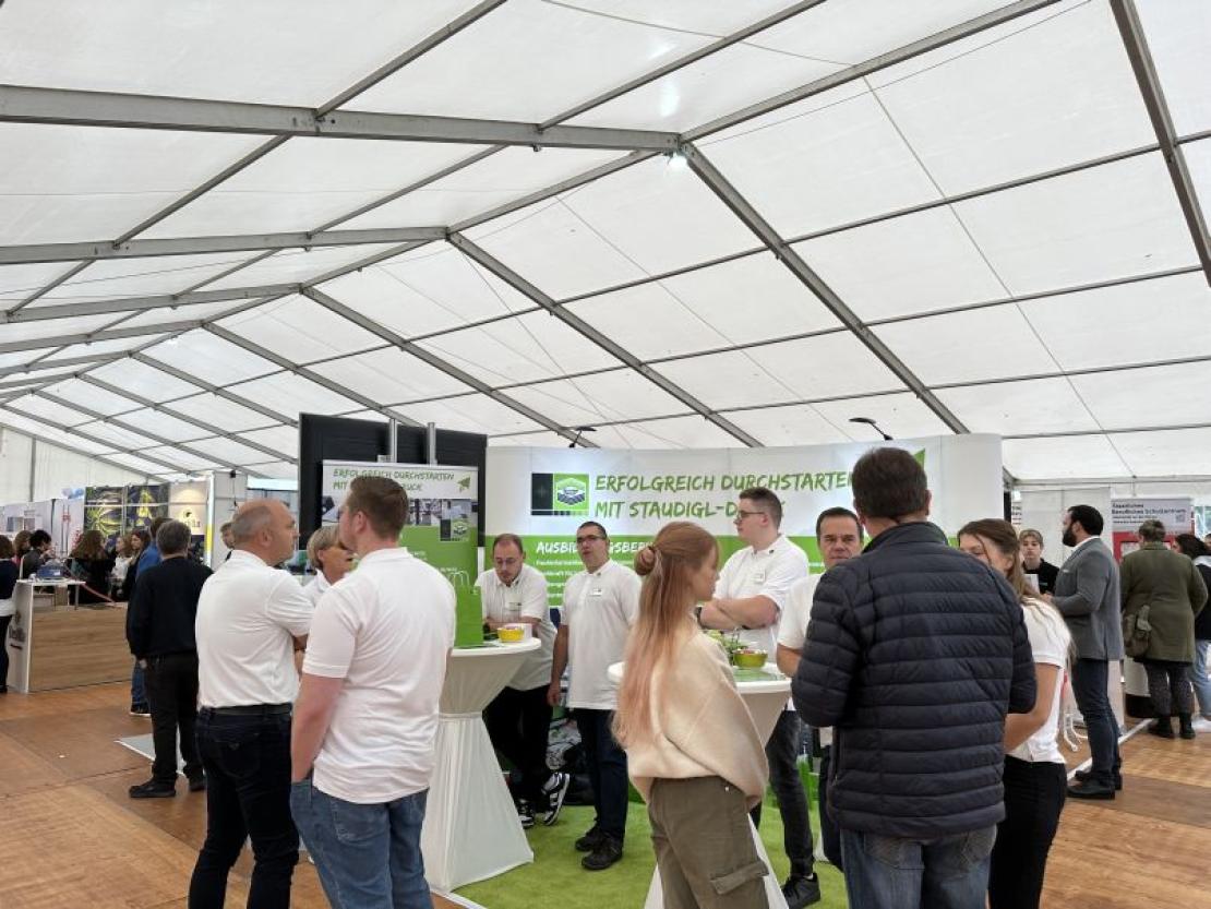 DAs Bild zeigt den Berufswegekompass Harburg 2022.