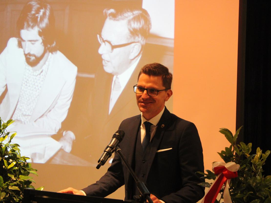 Gerd-Müller-Statue Enthüllung