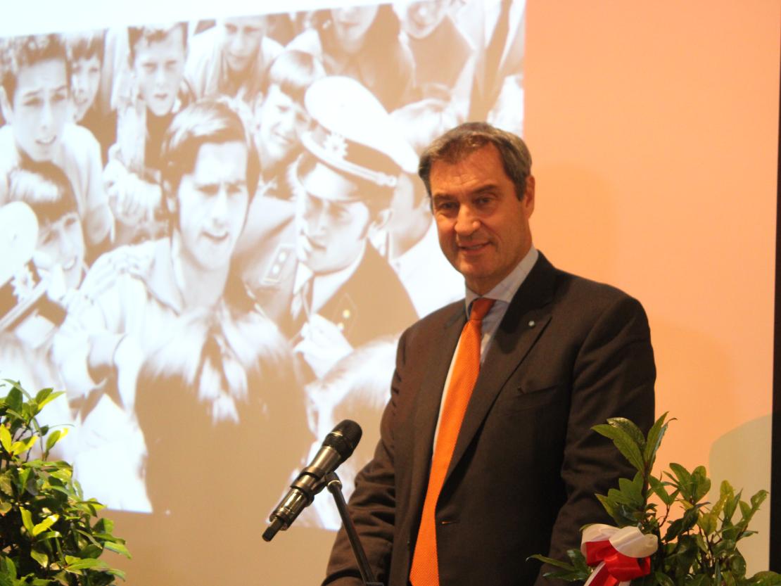 Gerd-Müller-Statue Enthüllung