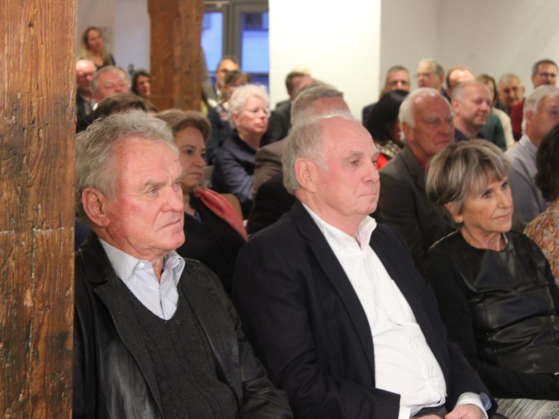 Gerd-Müller-Statue Enthüllung