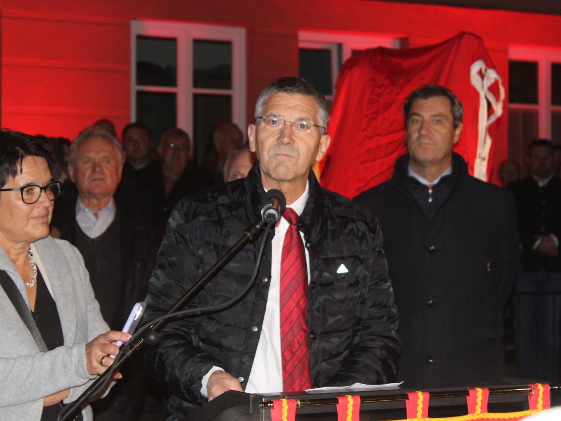 Gerd-Müller-Statue Enthüllung