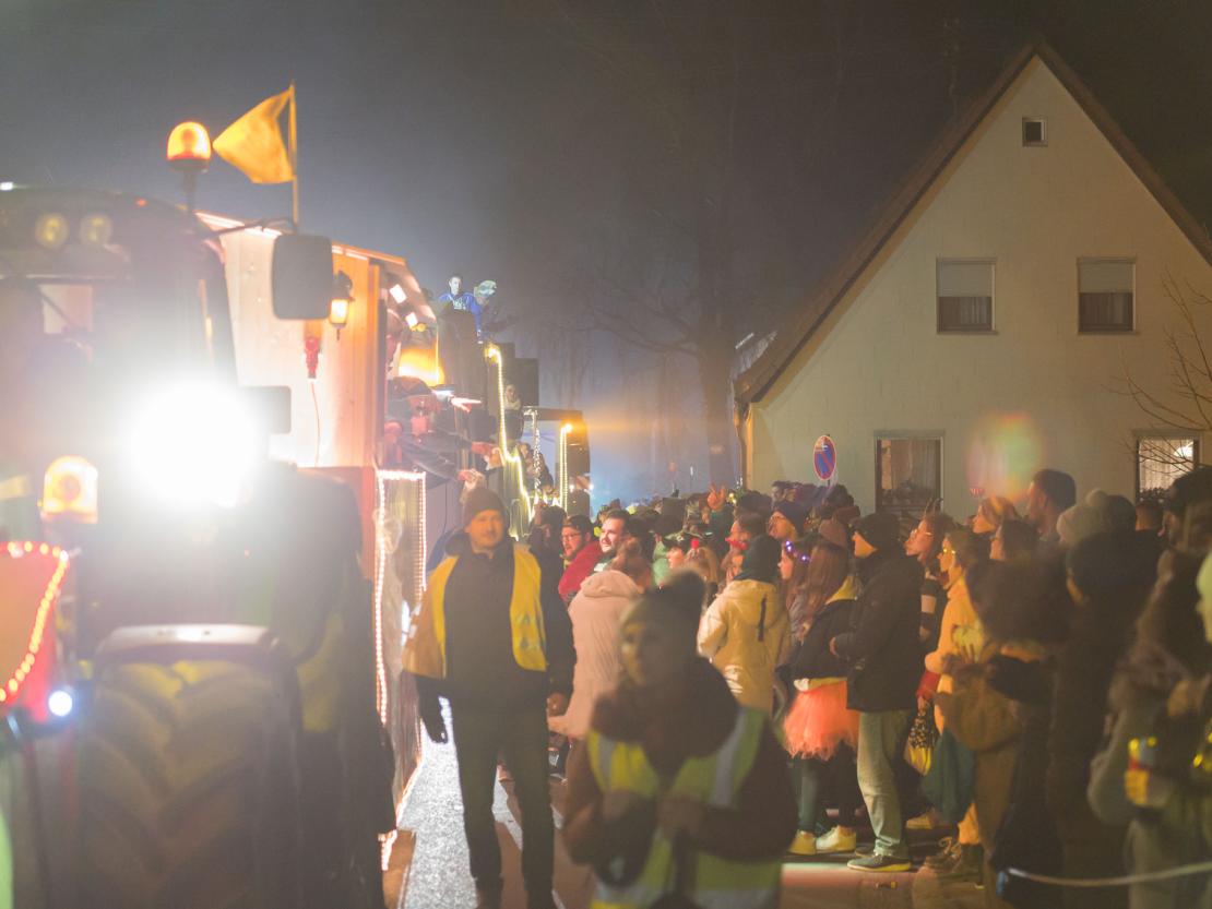 Das Bild zeigt den Bäumenheimer Nachtumzug 2023.