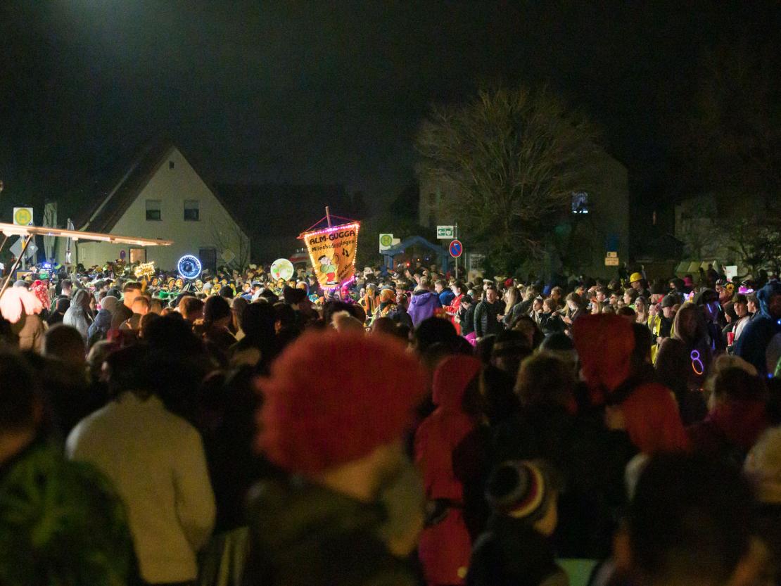 Das Bild zeigt den Bäumenheimer Nachtumzug 2023.