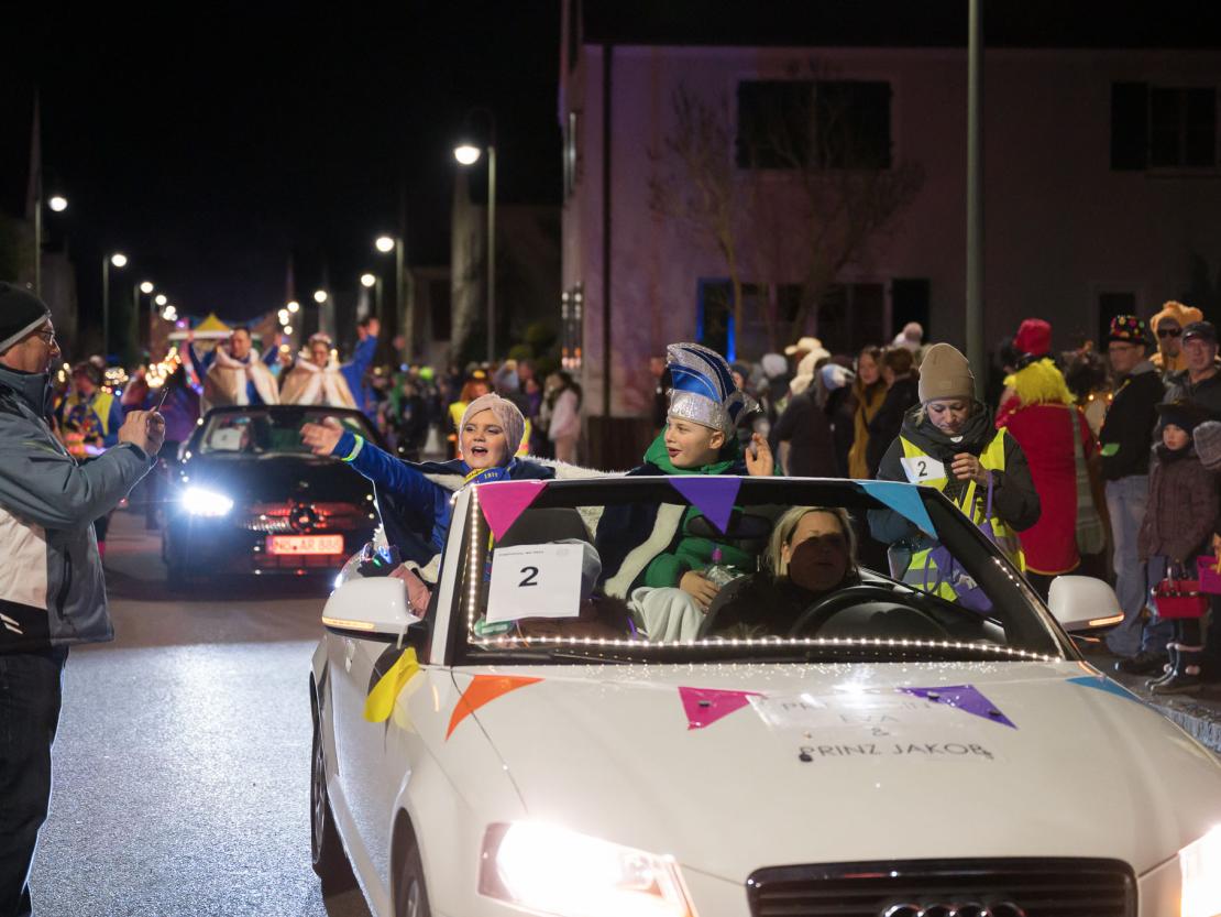 Das Bild zeigt den Bäumenheimer Nachtumzug 2023.