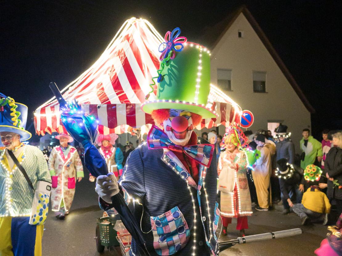 Das Bild zeigt den Bäumenheimer Nachtumzug 2023.