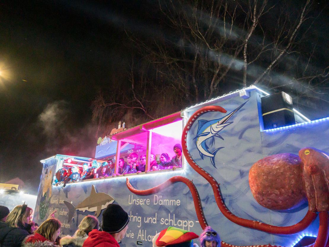 Das Bild zeigt den Bäumenheimer Nachtumzug 2023.
