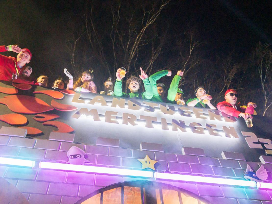 Das Bild zeigt den Bäumenheimer Nachtumzug 2023.