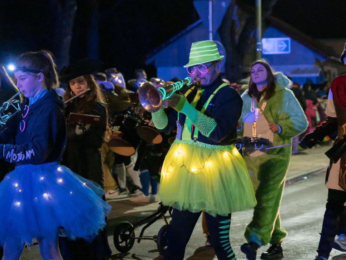 Das Bild zeigt den Bäumenheimer Nachtumzug 2023.