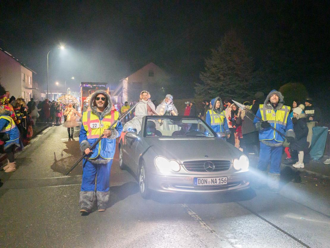 Das Bild zeigt den Bäumenheimer Nachtumzug 2023.