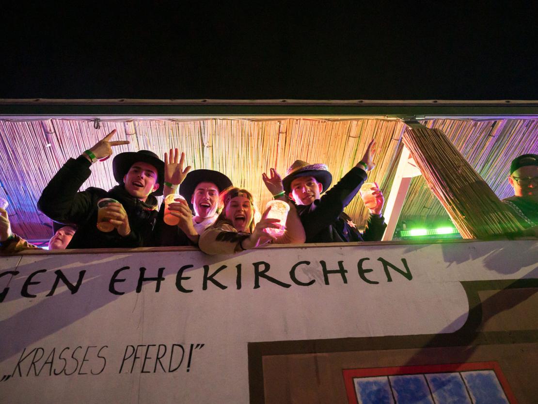 Das Bild zeigt den Bäumenheimer Nachtumzug 2023.