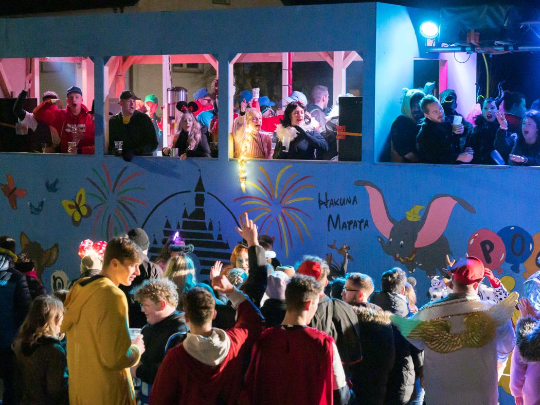 Das Bild zeigt den Bäumenheimer Nachtumzug 2023.