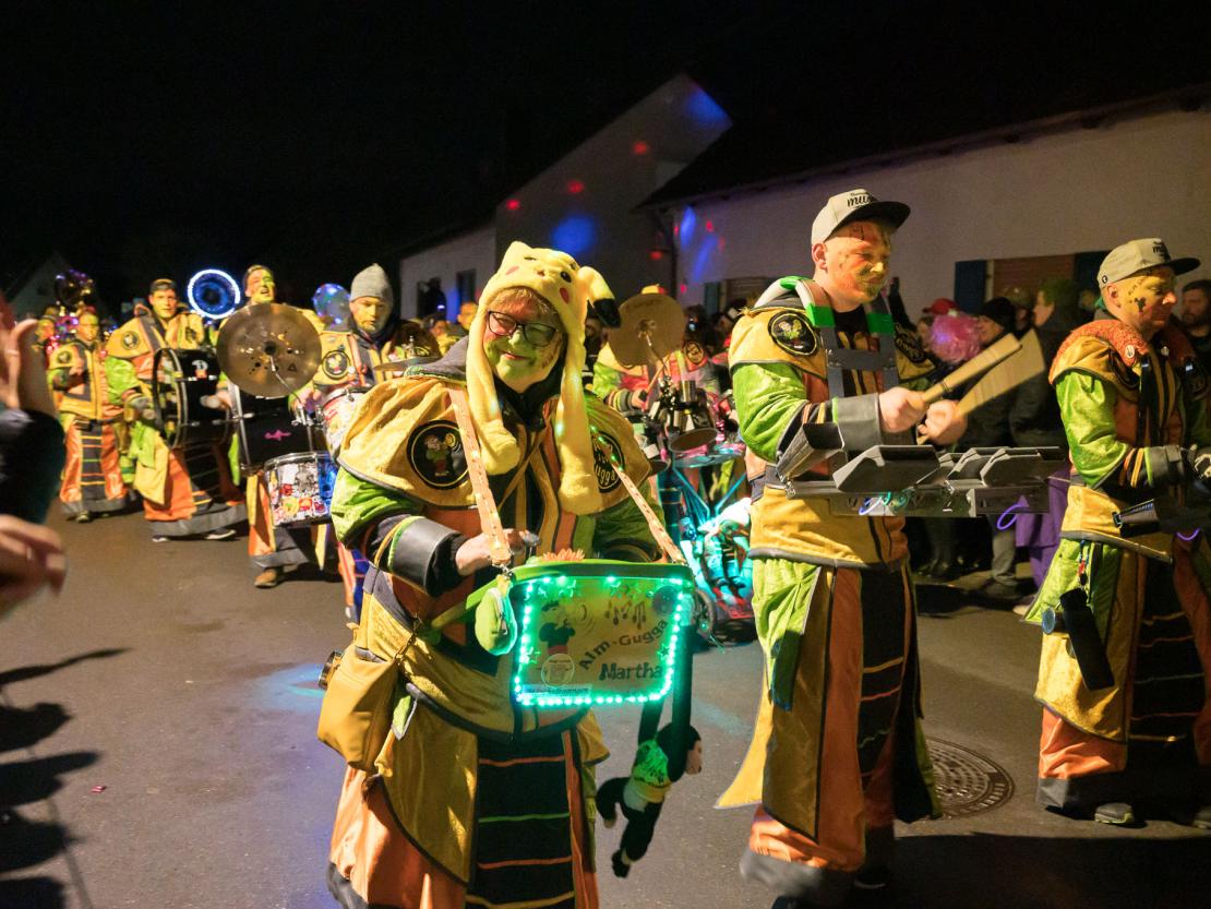 Das Bild zeigt den Bäumenheimer Nachtumzug 2023.
