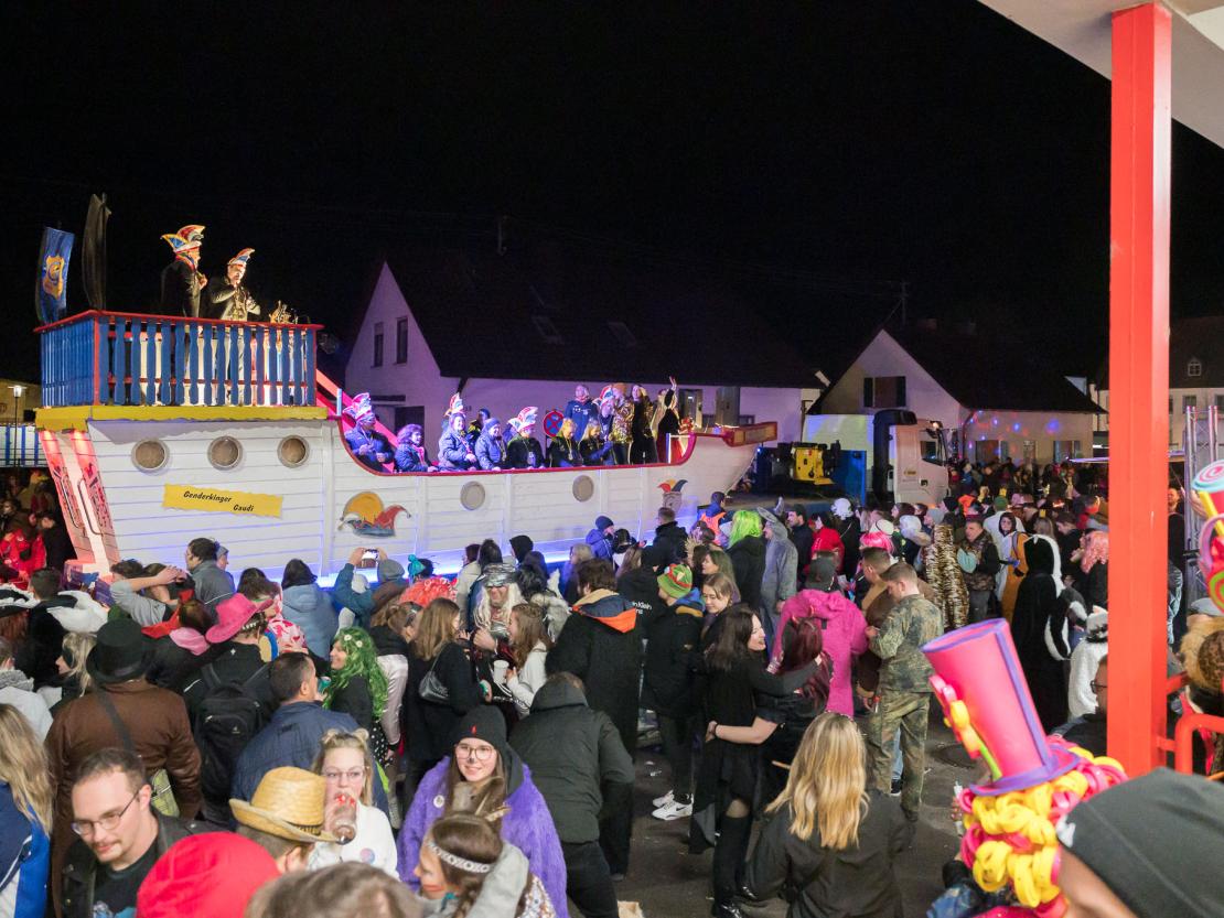 Das Bild zeigt den Bäumenheimer Nachtumzug 2023.