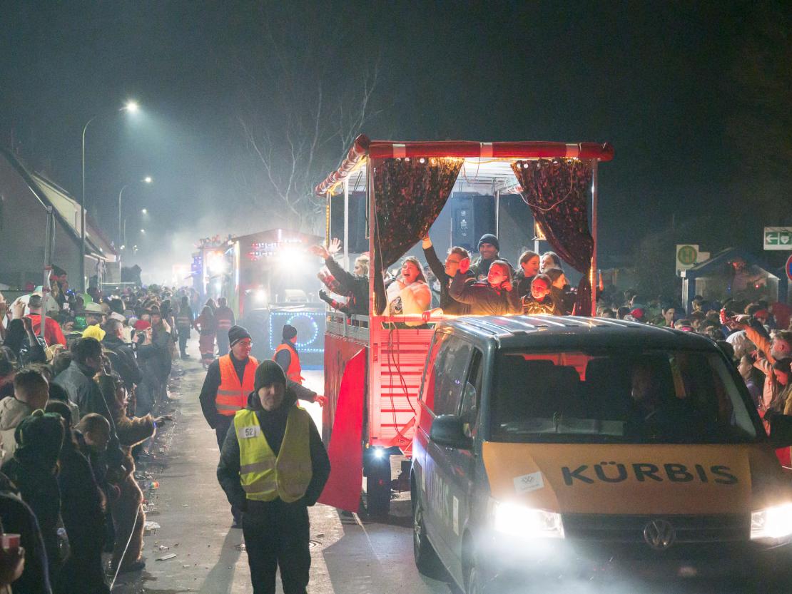 Das Bild zeigt den Bäumenheimer Nachtumzug 2023.