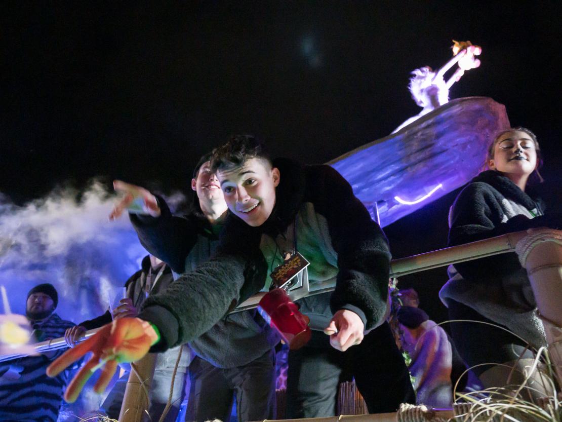 Das Bild zeigt den Bäumenheimer Nachtumzug 2023.