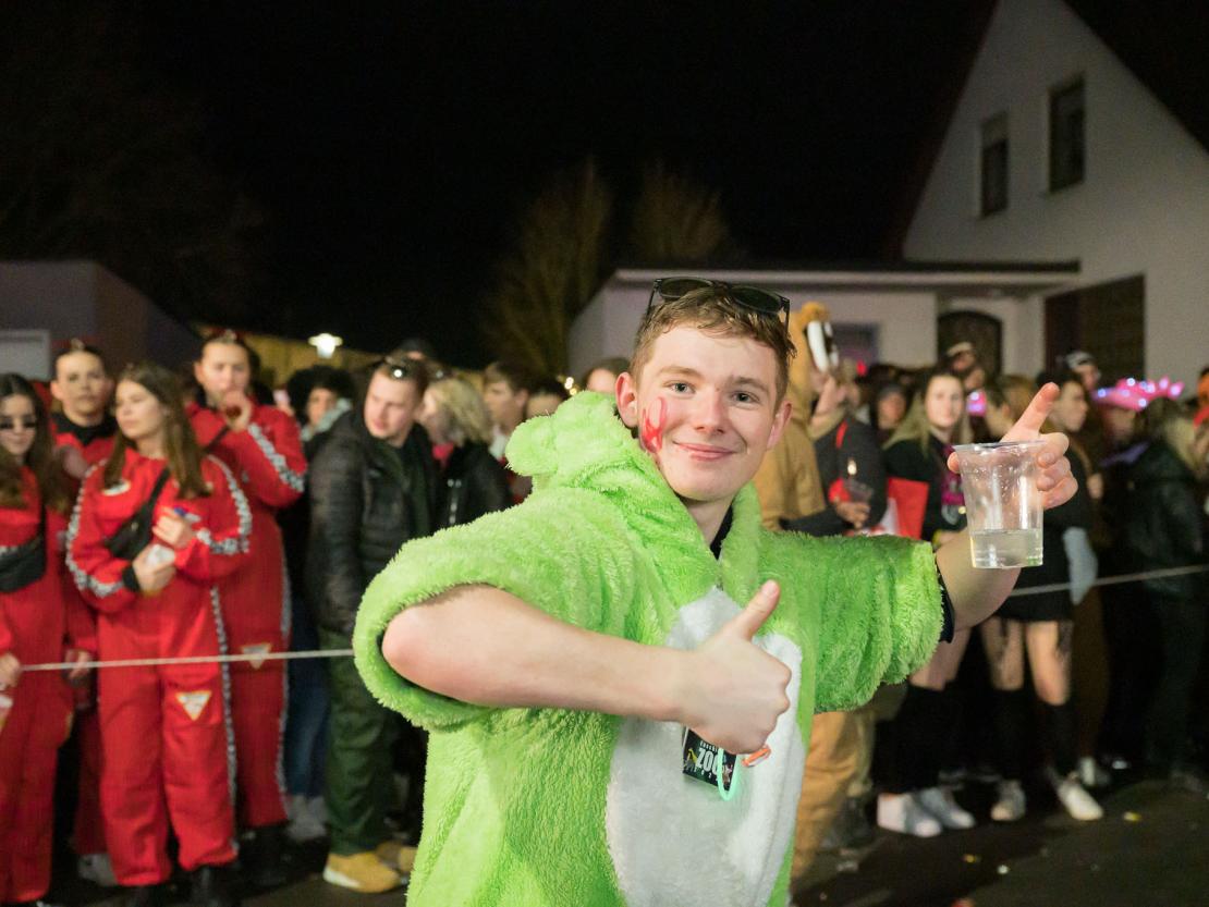 Das Bild zeigt den Bäumenheimer Nachtumzug 2023.