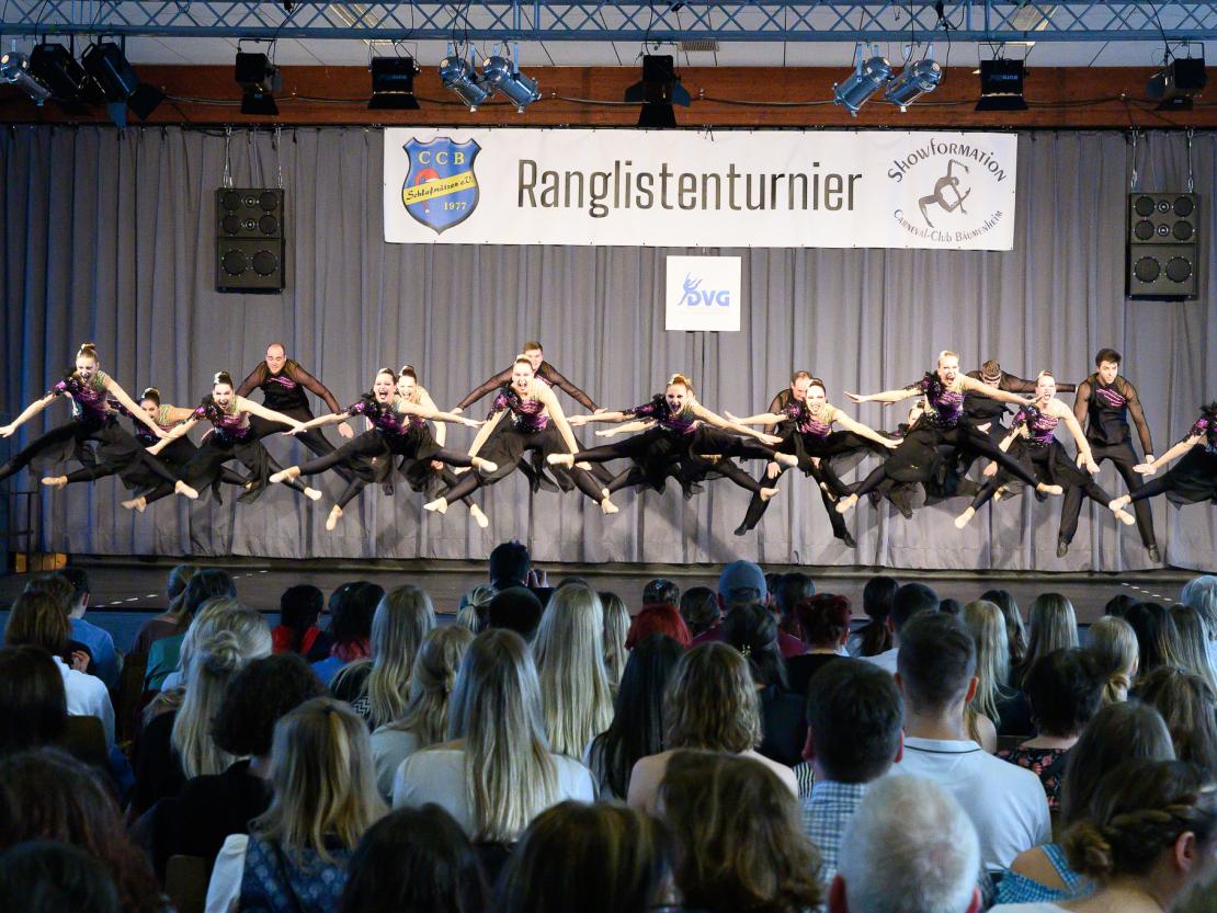 Die Tanzgruppen beim Ranglistenturnier für Showtanz in Asbach-Bäumenheim.