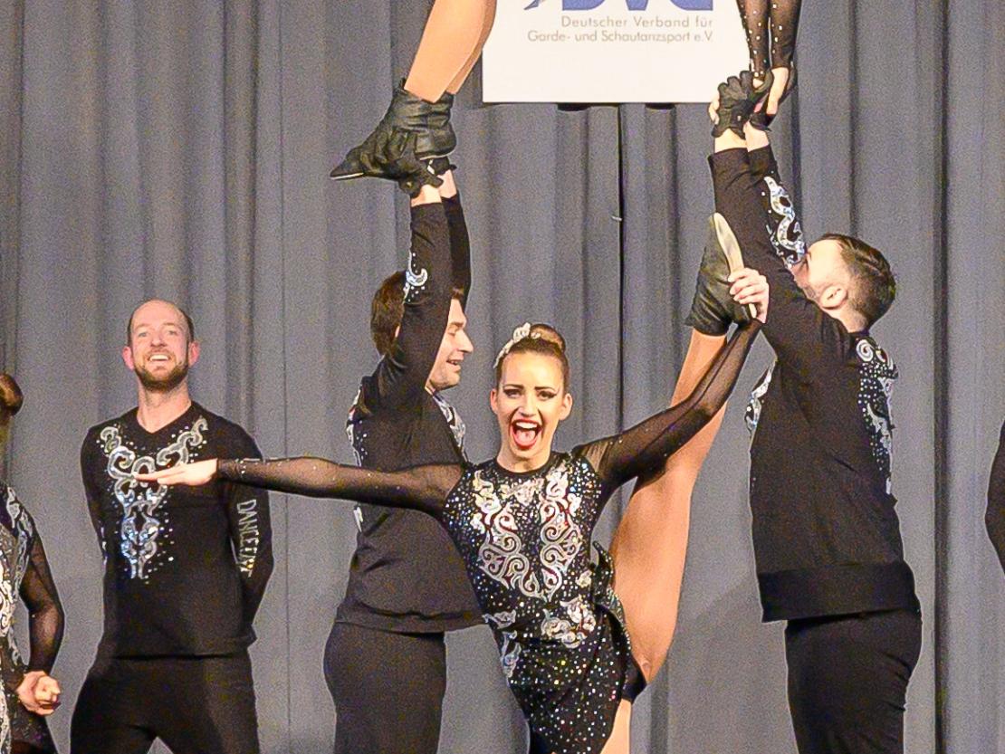 Die Tanzgruppen beim Ranglistenturnier für Showtanz in Asbach-Bäumenheim.