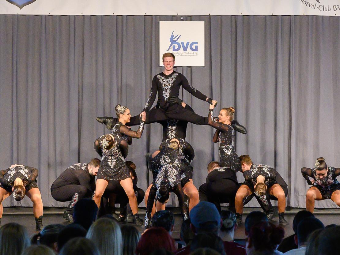 Die Tanzgruppen beim Ranglistenturnier für Showtanz in Asbach-Bäumenheim.