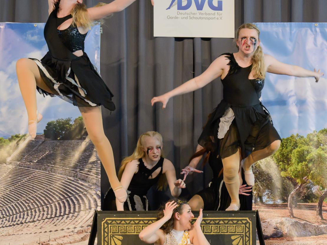 Die Tanzgruppen beim Ranglistenturnier für Showtanz in Asbach-Bäumenheim.