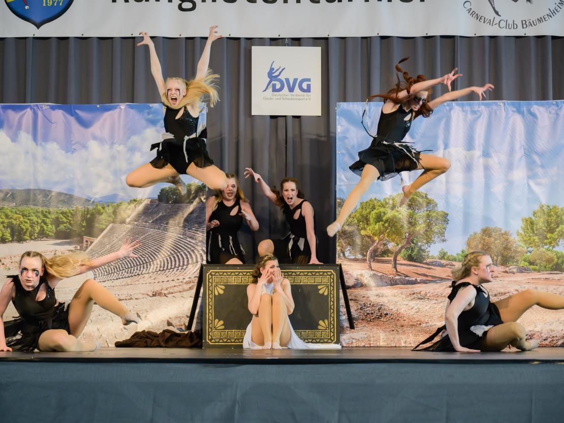 Die Tanzgruppen beim Ranglistenturnier für Showtanz in Asbach-Bäumenheim.
