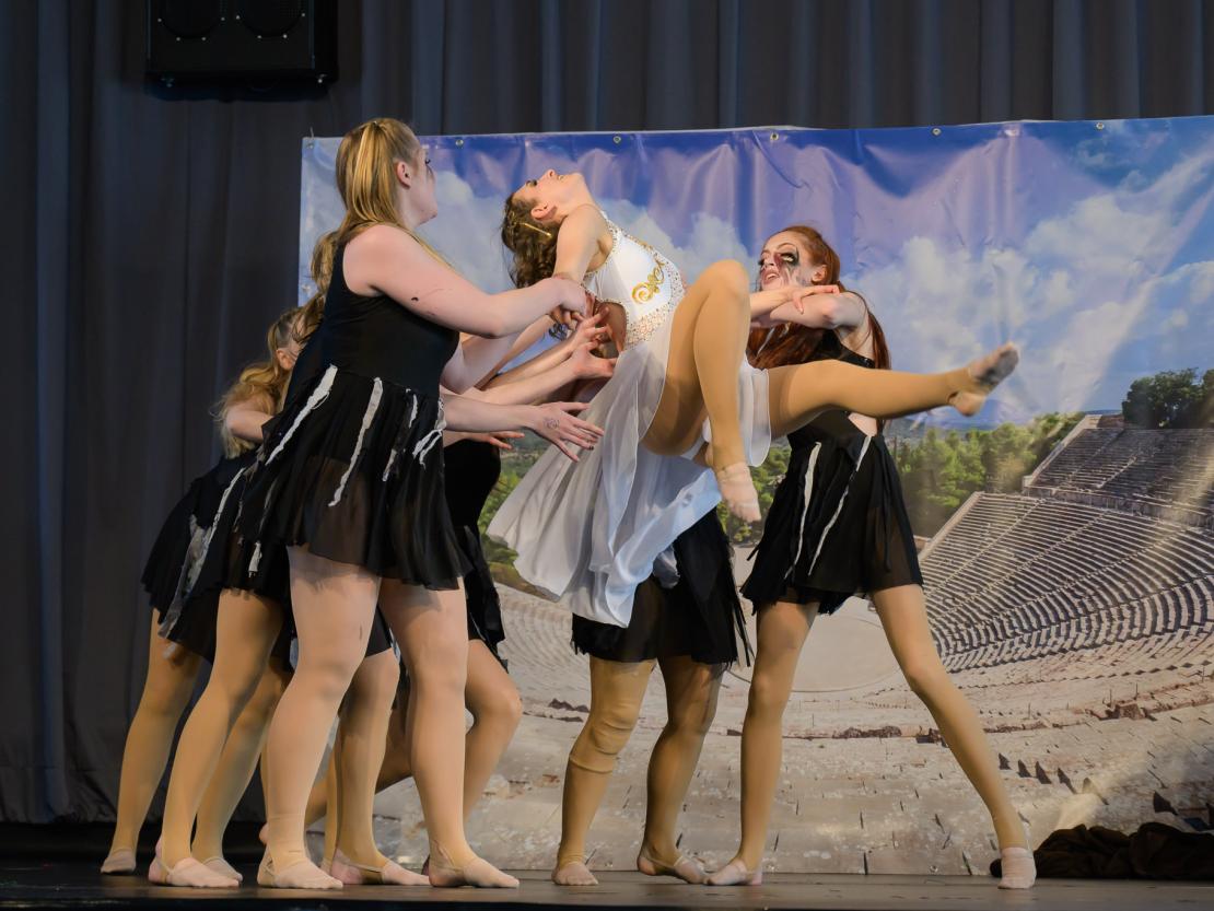 Die Tanzgruppen beim Ranglistenturnier für Showtanz in Asbach-Bäumenheim.