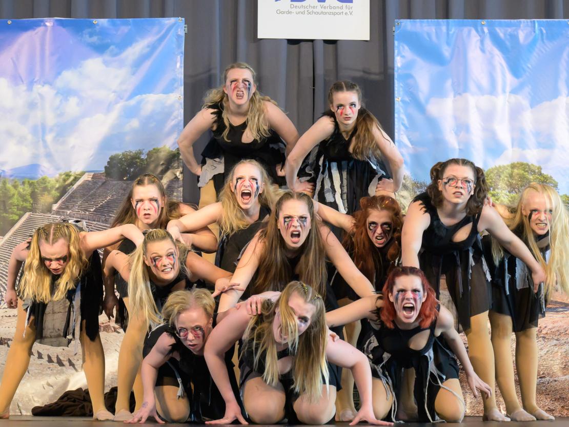 Die Tanzgruppen beim Ranglistenturnier für Showtanz in Asbach-Bäumenheim.