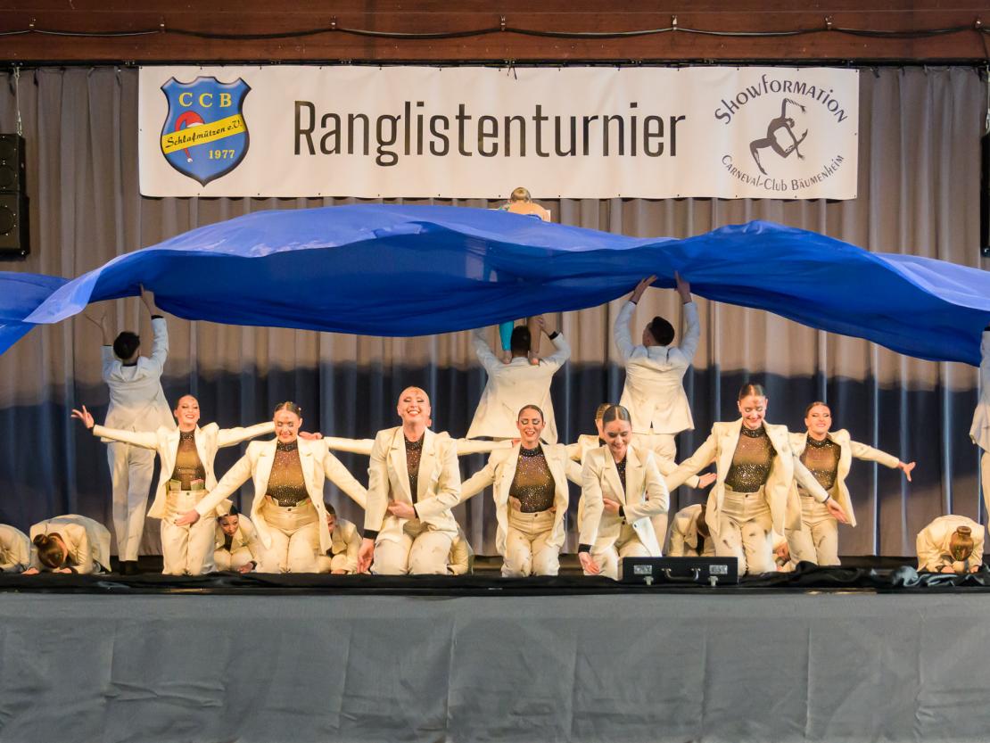 Die Tanzgruppen beim Ranglistenturnier für Showtanz in Asbach-Bäumenheim.