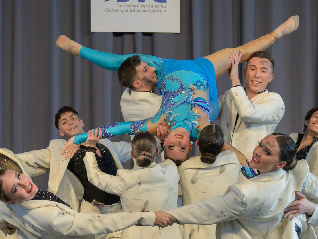 Die Tanzgruppen beim Ranglistenturnier für Showtanz in Asbach-Bäumenheim.