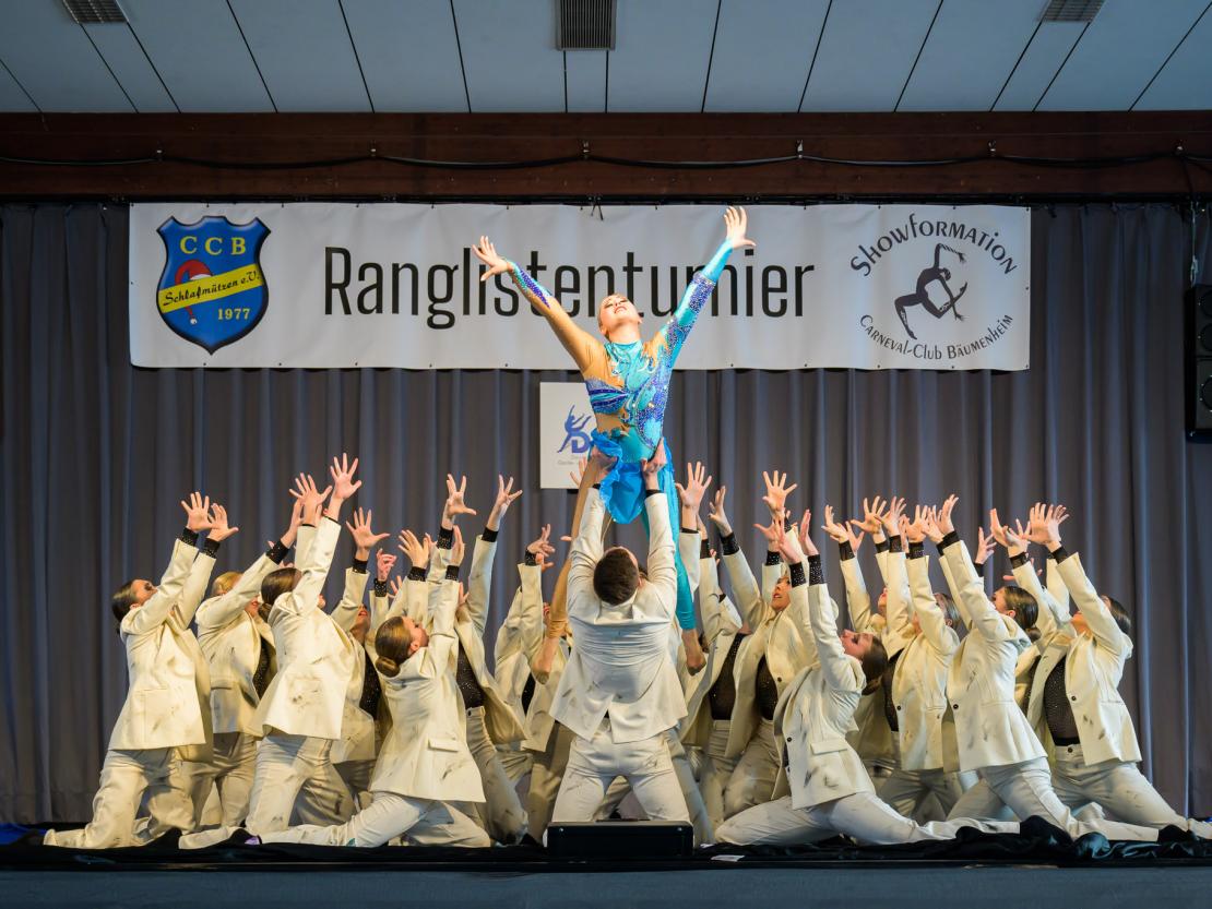 Die Tanzgruppen beim Ranglistenturnier für Showtanz in Asbach-Bäumenheim.