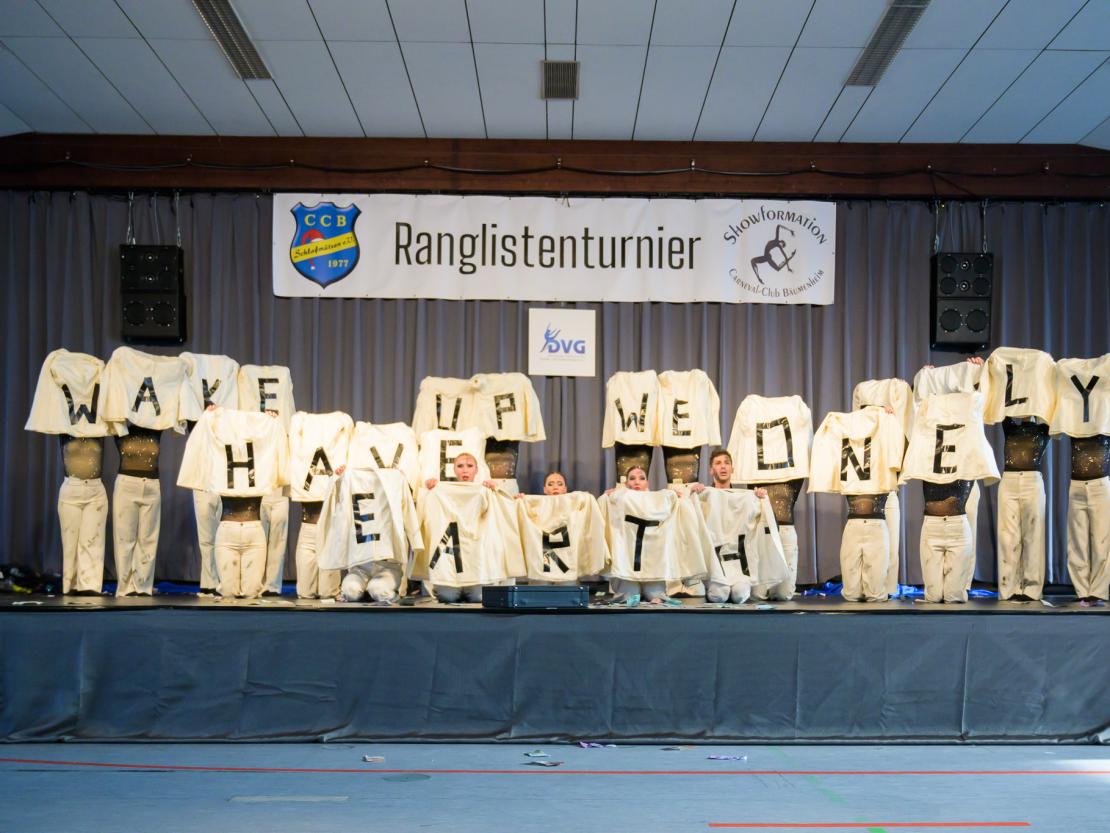 Die Tanzgruppen beim Ranglistenturnier für Showtanz in Asbach-Bäumenheim.