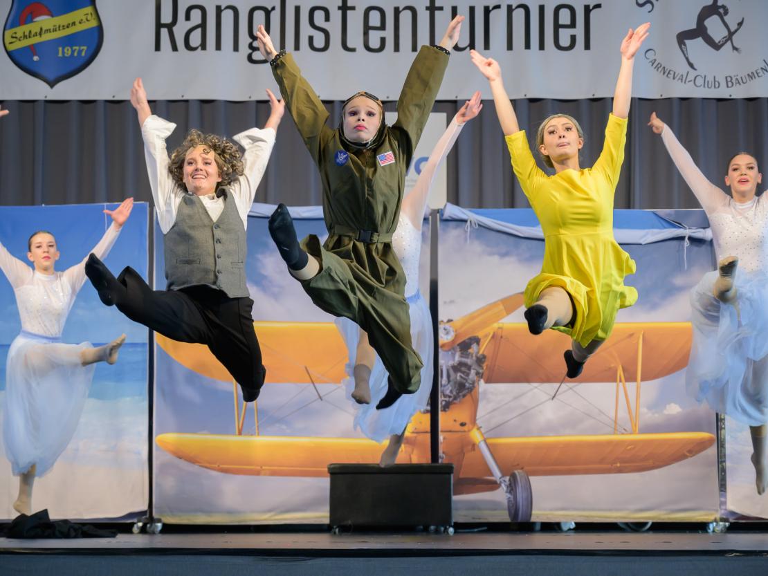 Die Tanzgruppen beim Ranglistenturnier für Showtanz in Asbach-Bäumenheim.