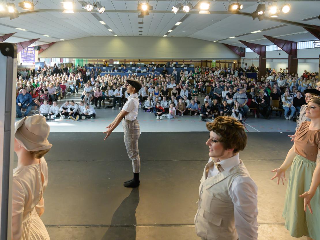 Die Tanzgruppen beim Ranglistenturnier für Showtanz in Asbach-Bäumenheim.