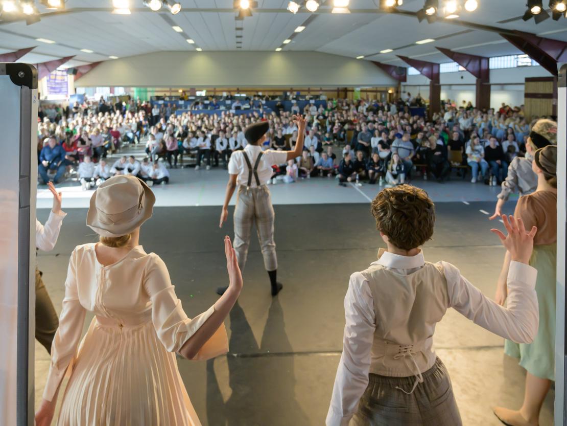 Die Tanzgruppen beim Ranglistenturnier für Showtanz in Asbach-Bäumenheim.
