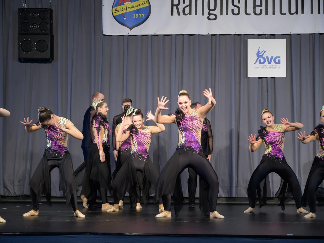 Die Tanzgruppen beim Ranglistenturnier für Showtanz in Asbach-Bäumenheim.