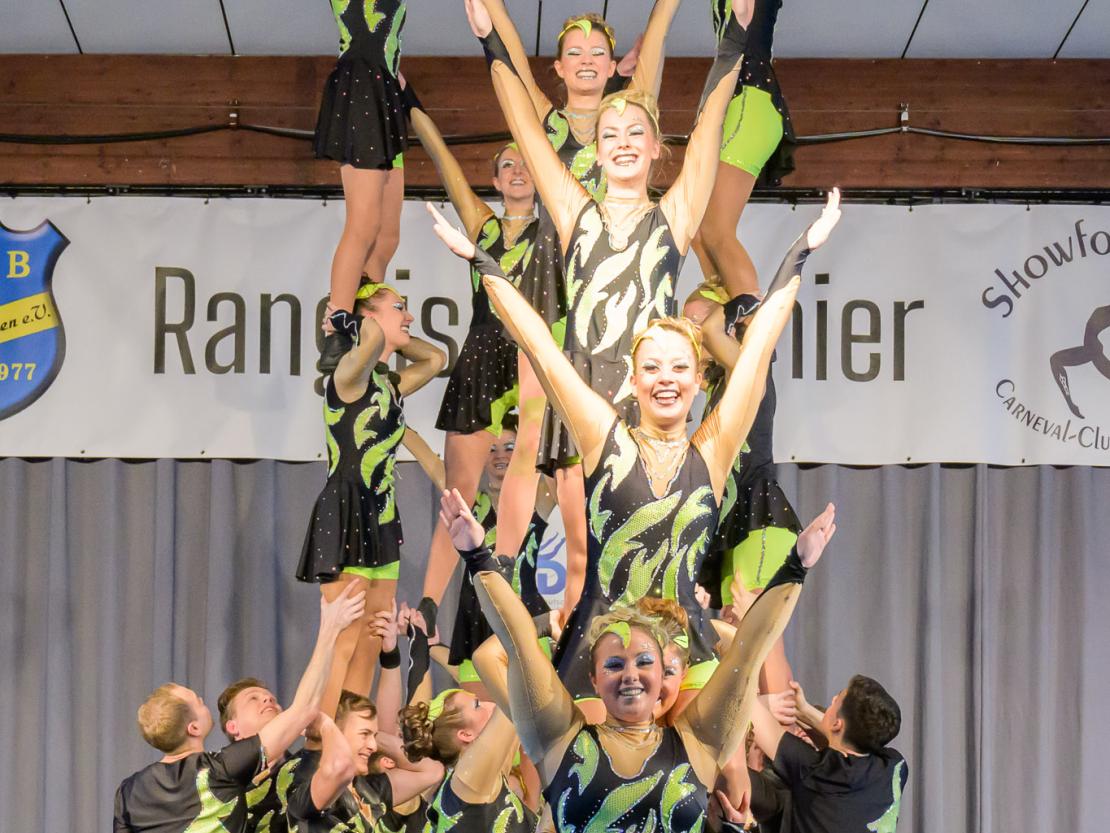 Die Tanzgruppen beim Ranglistenturnier für Showtanz in Asbach-Bäumenheim.